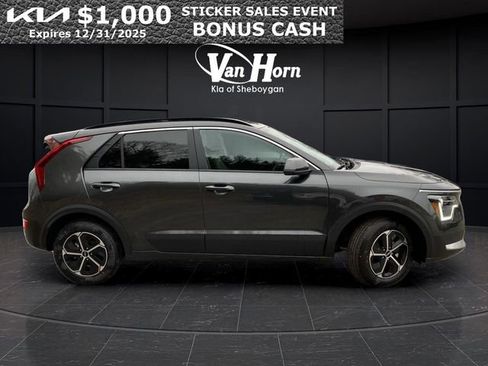 New 2025 Kia Niro LX image 2