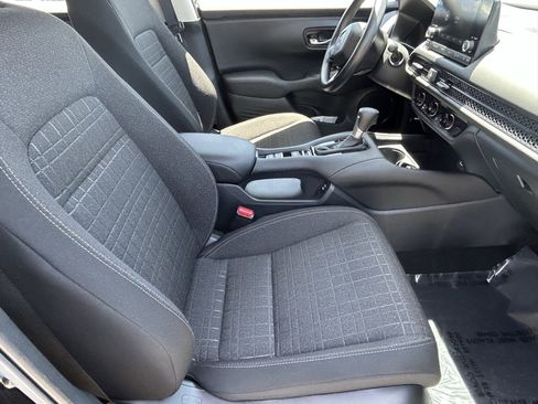 Certified 2024 Honda HR-V LX image 9