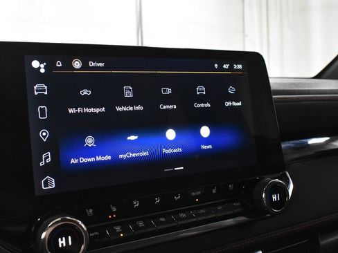 Used 2023 Chevrolet Colorado Z71 w/ Z71 Convenience Package 2 image 16