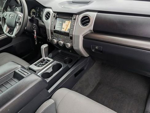Used 2019 Toyota Tundra SR5 w/ SR5 Upgrade Package AWD/4WD image 33