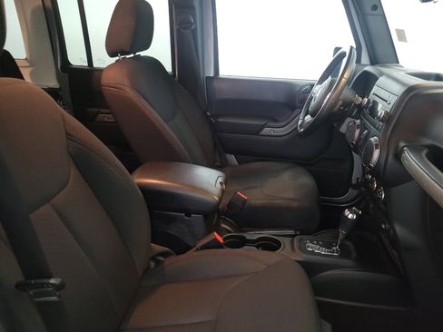 Used 2018 Jeep Wrangler Unlimited Sport S image 21