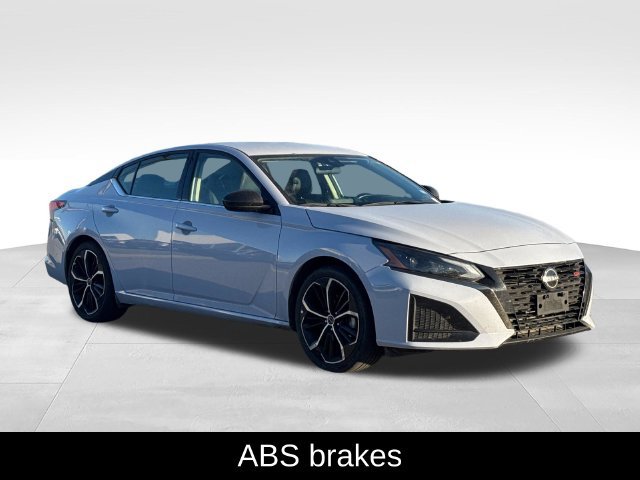 Used 2024 Nissan Altima 2.5 SR FWD image 10