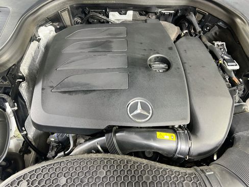 Used 2021 Mercedes-Benz GLC 300 4MATIC image 30