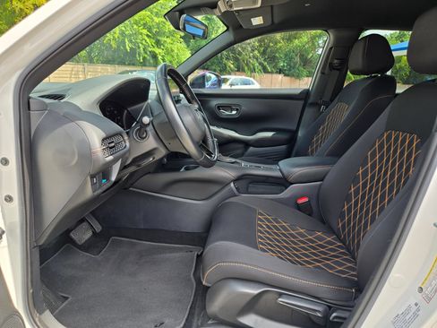 Used 2025 Honda HR-V Sport image 9