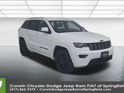 Used 2021 Jeep Grand Cherokee Laredo X image 3