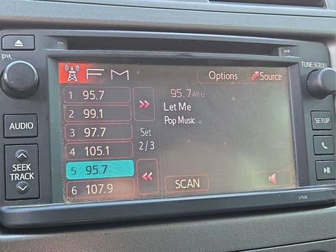 Used 2013 Toyota Corolla LE image 22