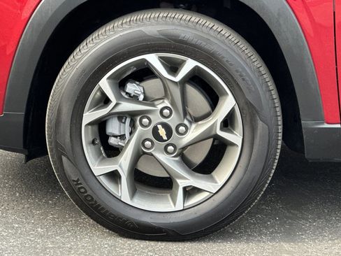 Certified 2025 Chevrolet Trax LT image 26