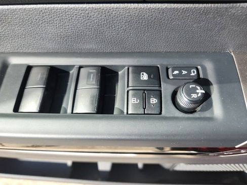 Used 2022 Toyota Tundra Limited image 22