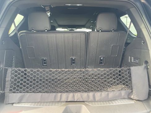 Used 2026 GMC Yukon Denali w/ Advanced Technology Package image 41