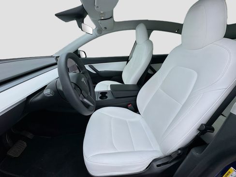 Used 2021 Tesla Model Y 2WD image 13