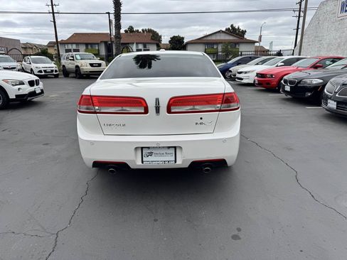 Used 2010 Lincoln MKZ FWD image 3
