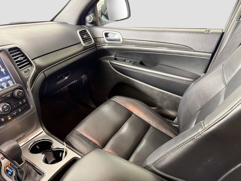 Used 2018 Jeep Grand Cherokee Limited image 22