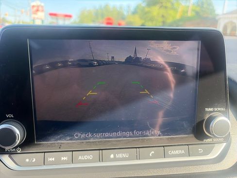 Used 2023 Nissan Rogue SV FWD image 20