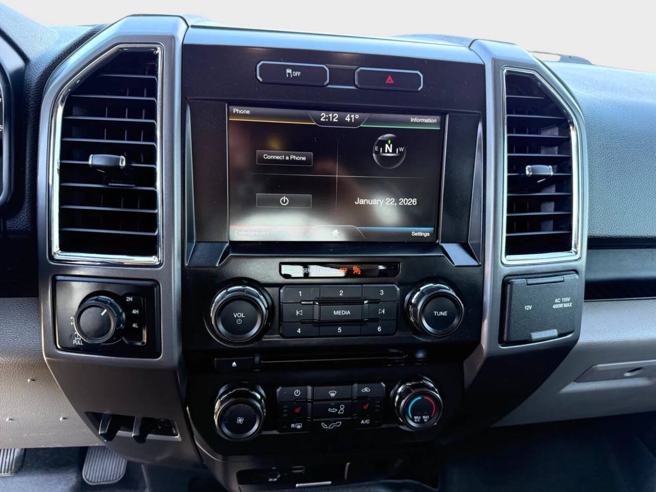 Used 2015 Ford F150 XLT w/ Equipment Group 302A Luxury AWD/4WD image 16