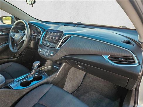 Used 2025 Chevrolet Malibu LT image 21