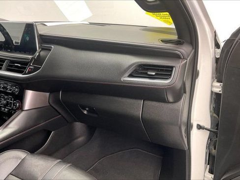 Used 2022 Chevrolet Tahoe RST w/ Luxury Package AWD/4WD image 15