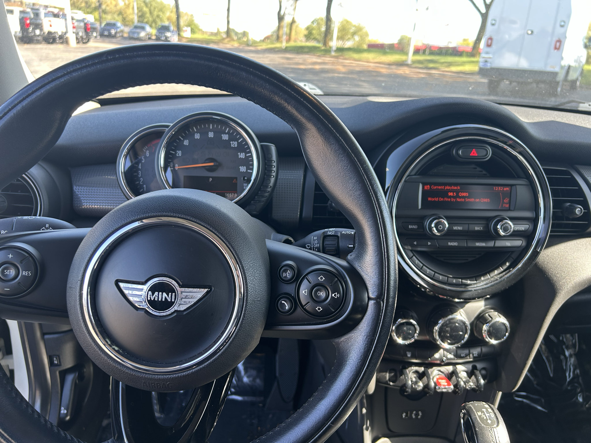 Used 2015 MINI Cooper 2-Door Hardtop FWD image 9
