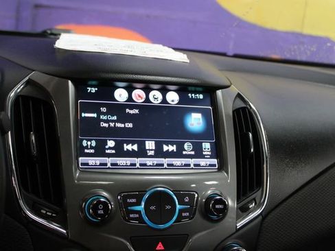 Used 2017 Chevrolet Cruze LT FWD image 19