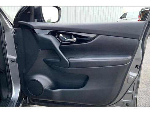 Used 2022 Nissan Rogue Sport SL AWD/4WD image 22