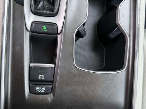 Used 2018 Honda Accord LX image 21