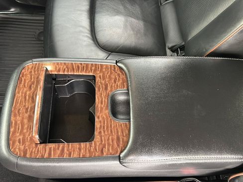 Used 2019 Nissan Armada Platinum w/ Captain's Chairs Package AWD/4WD image 23
