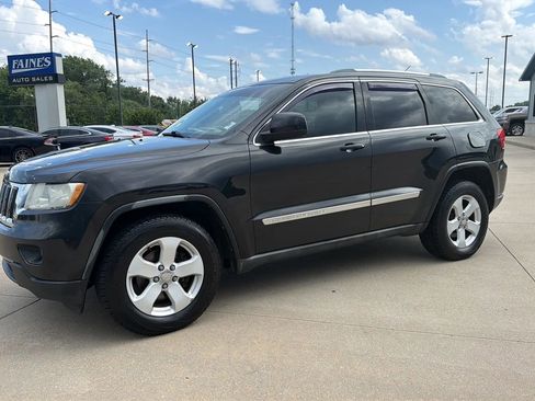 Used 2011 Jeep Grand Cherokee Laredo AWD/4WD image 5