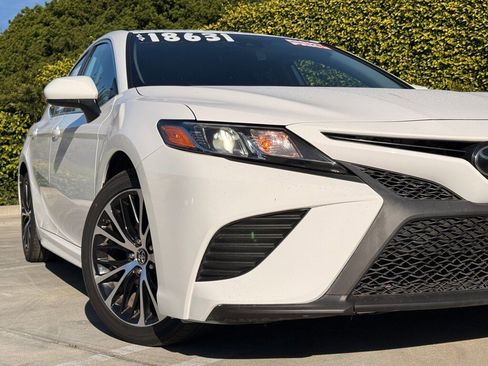 Used 2019 Toyota Camry image 7
