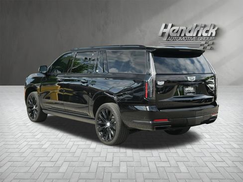 Used 2025 Cadillac Escalade ESV Sport Platinum w/ LPO, ONYX Package AWD/4WD image 8