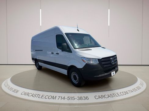 Used 2021 Mercedes-Benz Sprinter 2500 image 7