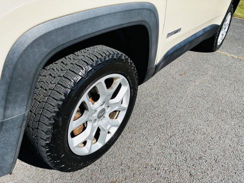 Used 2016 Jeep Renegade Latitude image 44