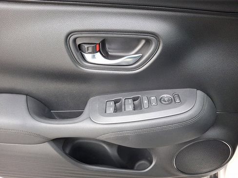 Certified 2023 Honda HR-V LX image 12