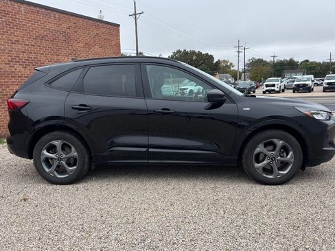 Certified 2023 Ford Escape ST-Line w/ Tech Pack #1 image 2