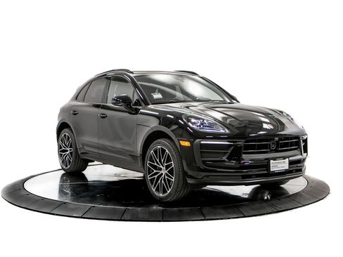Certified 2026 Porsche Macan AWD/4WD image 9