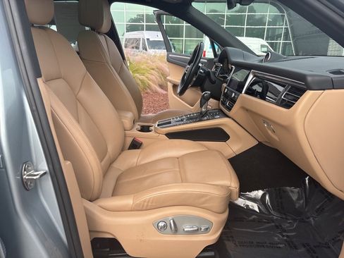 Used 2021 Porsche Macan image 26