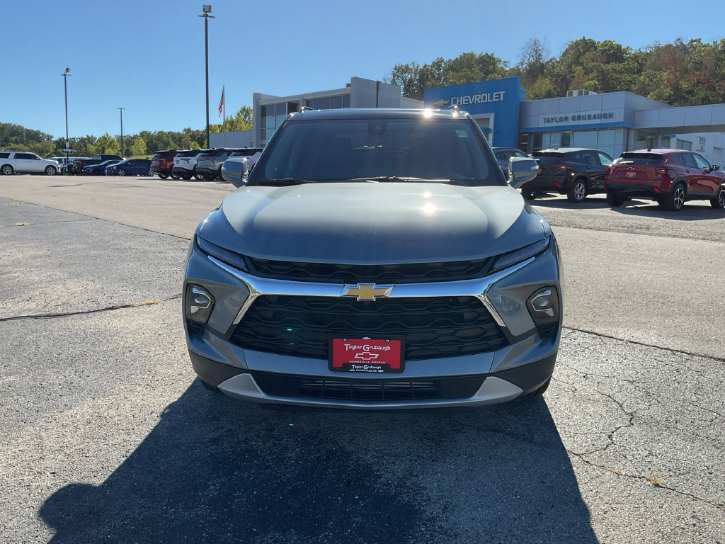 New 2026 Chevrolet Blazer LT w/ Sound & Technology Package FWD image 3