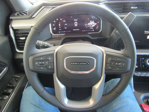 New 2026 GMC Sierra 3500 Denali w/ Technology Package AWD/4WD image 32
