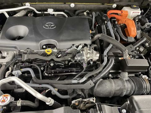 Used 2024 Toyota RAV4 SE AWD/4WD image 32