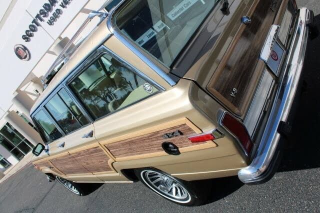 Used 1990 Jeep Grand Wagoneer AWD/4WD image 36