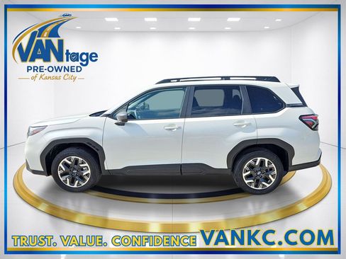 Certified 2025 Subaru Forester Premium AWD/4WD image 10