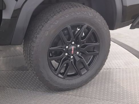 Used 2024 GMC Canyon AT4 AWD/4WD image 14