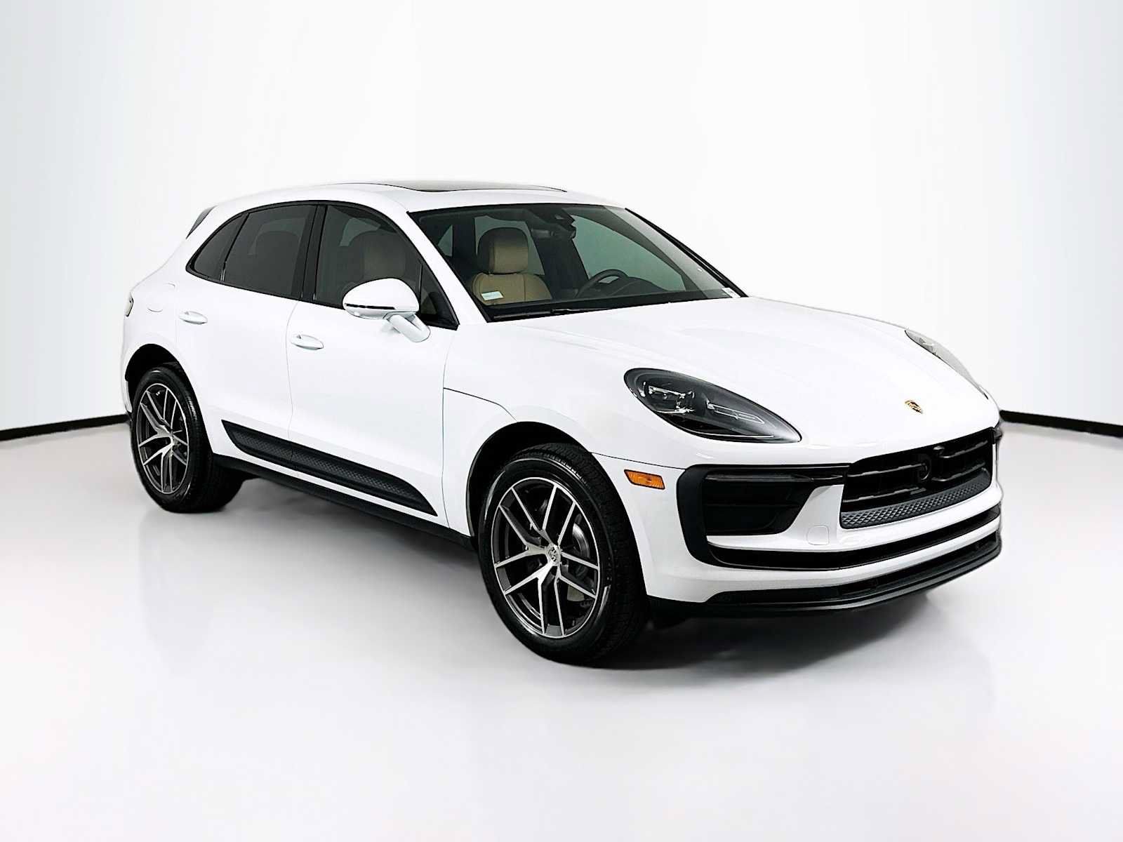 Used 2026 Porsche Macan AWD/4WD image 7