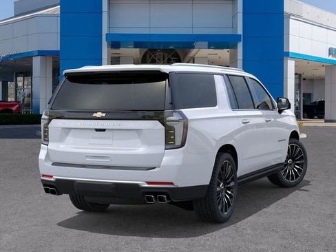New 2026 Chevrolet Suburban High Country image 4