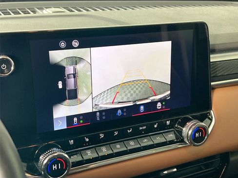 Used 2024 GMC Canyon AT4 w/ AT4 Premium Package image 12