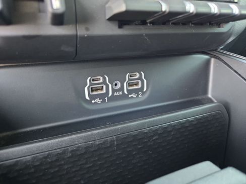 Used 2024 RAM 2500 Big Horn w/ Sport Appearance Package AWD/4WD image 29