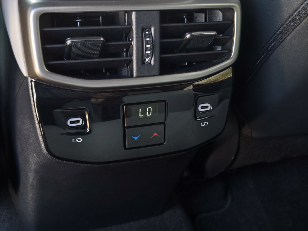 Used 2024 Lexus RX 350h w/ Kick Sensor & Tow Package AWD/4WD image 13