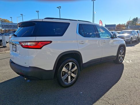 Used 2020 Chevrolet Traverse LT w/ LT Premium Package image 4