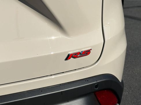 New 2026 Chevrolet Trax RS w/ Sunroof Package image 28