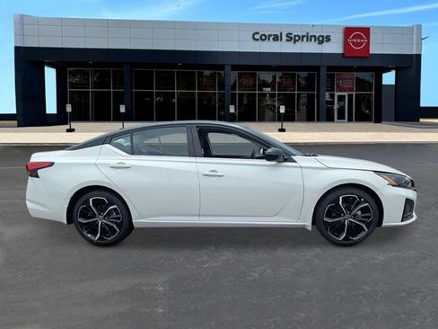 New 2026 Nissan Altima 2.5 SR FWD image 6