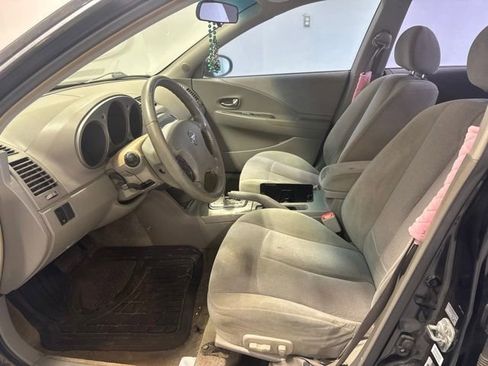 Used 2003 Nissan Altima 3.5 SE FWD image 12