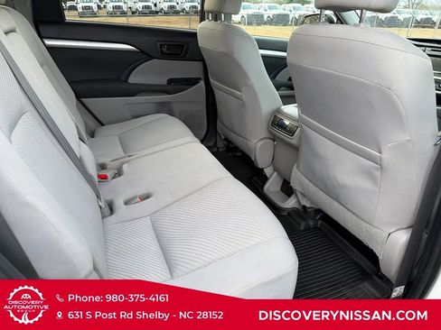 Used 2019 Toyota Highlander LE image 35